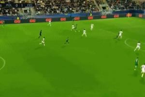 依旧稳！德赫亚飞身神扑x2，佛罗伦萨附加赛10人作战3-0零封对手