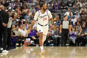 希罗：这么多年一直喜欢看鲍威尔打球 他能让我得到大量得分机会