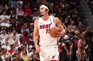 斯波：哈克斯身体状态很好一直在打磨技术 关键在于提升决策能力