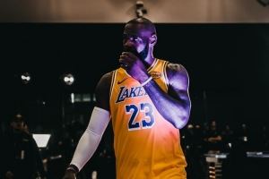 詹姆斯谈第23个赛季：感觉像第一次拿起篮球时一样兴奋