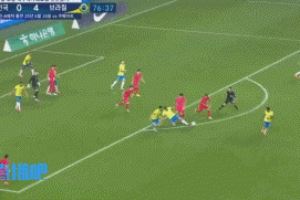 打花了！维尼修斯戏耍韩国后卫门将破门，巴西5-0韩国