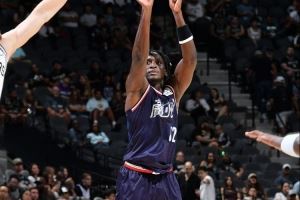 95加满！奥拉迪波半场10中7&7罚6中轰21分 另有5助2断正负值+4