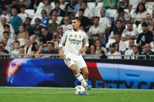 皇马跟队记者：别人休假塞巴略斯则每日训练，教练组很满意