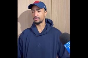 科林斯：队里老将对我高标准要求这是我所需要的 他们帮我很多