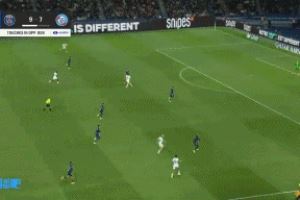 斯特拉斯堡扳平比分，潘尼切利头球力压扎巴尔尼破门